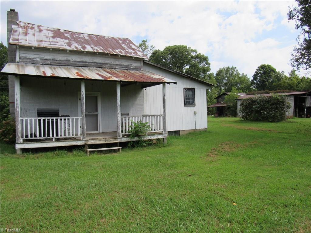 2714 Slate Road King, NC 27021 - Photo 8 of 30