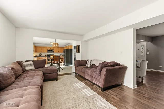 $425,000 | 814 Edgewater Drive, Minooka, IL 60447