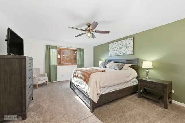 $425,000 | 814 Edgewater Drive, Minooka, IL 60447