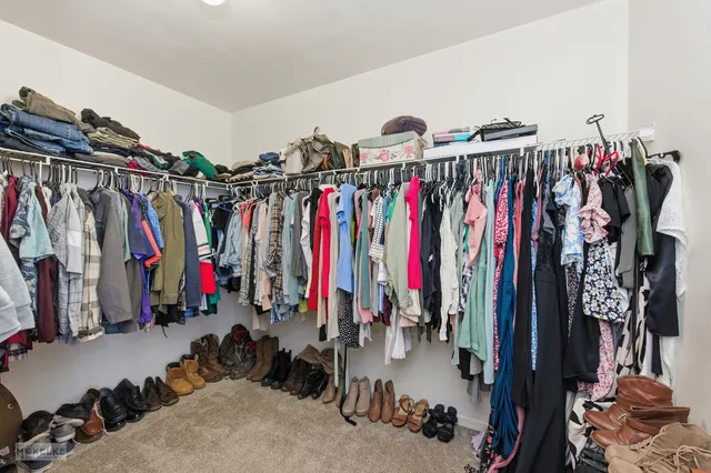 $425,000 | 814 Edgewater Drive, Minooka, IL 60447