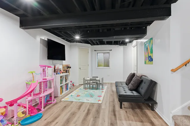 $425,000 | 814 Edgewater Drive, Minooka, IL 60447