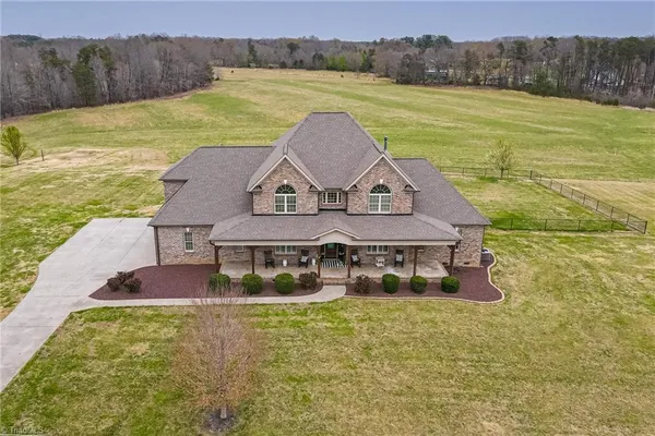 $998,800 | 203 Bobcat Road, Summerfield, NC 27358