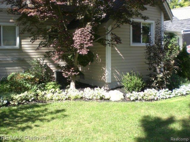 1660 Clark Lake Road Brighton, MI 48114 - Photo 12 of 25 Nicely Landscaped