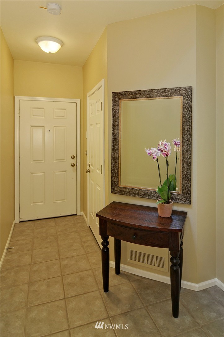 5001 Davis Place South, Unit H Renton, WA 98055 - Photo 2 of 25 Gallery Image 2