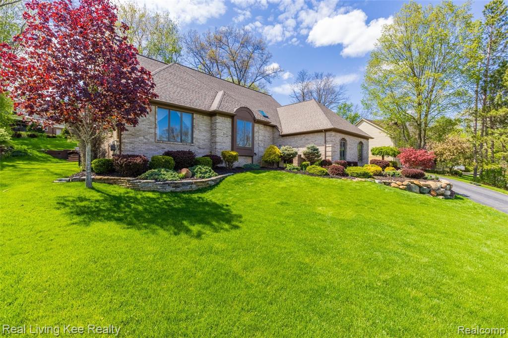 1427 Ridge Court Rochester, MI 48306 - Photo 2 of 50