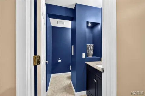$450,000 | 1211 Lake Canyon View, Fenton, MO 63026