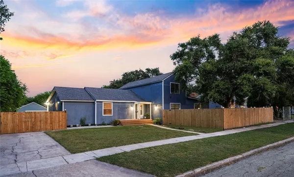 $275,000 | 922 Oak Park Avenue, Corpus Christi, TX 78408