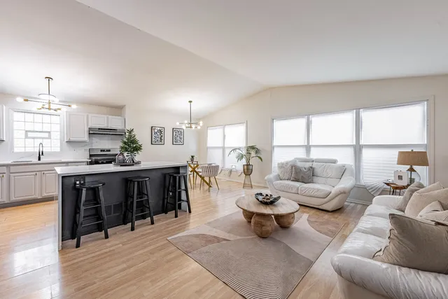 $200,000 | 1138 East 151st Street, Dolton, IL 60419