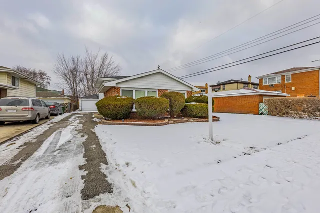 $200,000 | 1138 East 151st Street, Dolton, IL 60419
