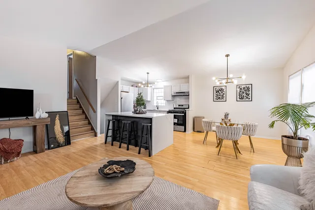 $200,000 | 1138 East 151st Street, Dolton, IL 60419