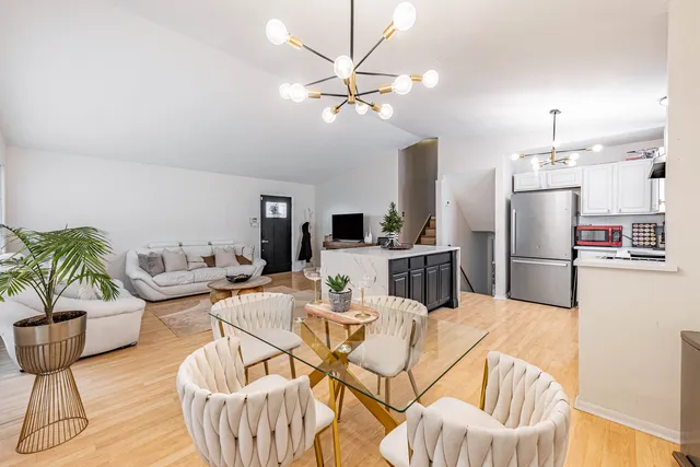 $200,000 | 1138 East 151st Street, Dolton, IL 60419