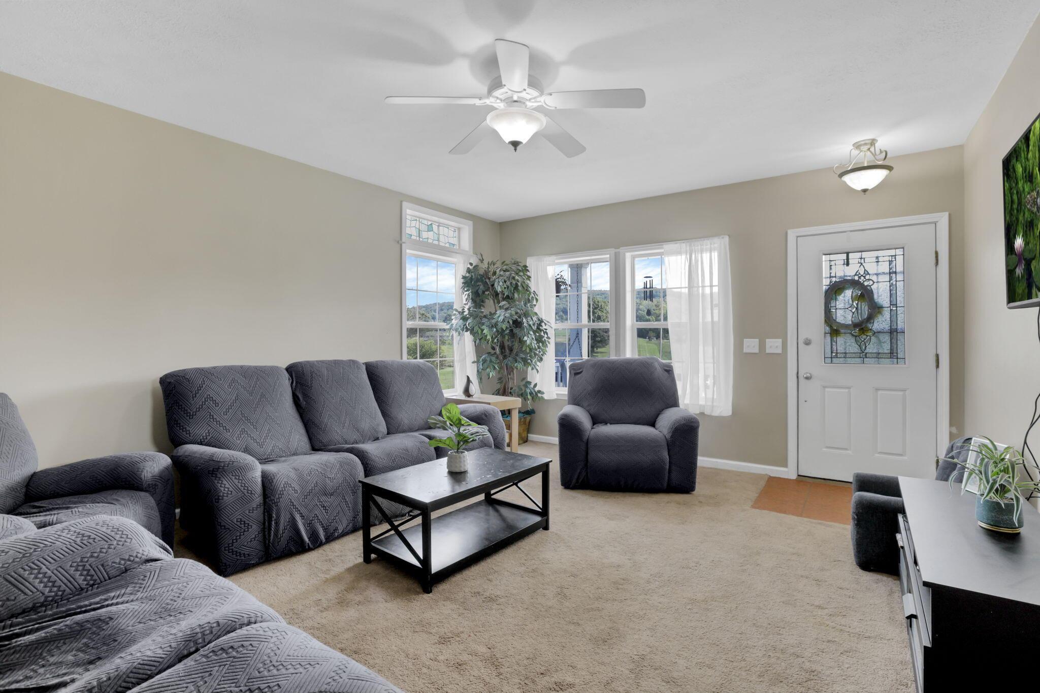 1275 Parrett Road Greenfield, OH 45123 - Photo 11 of 58 Living Room