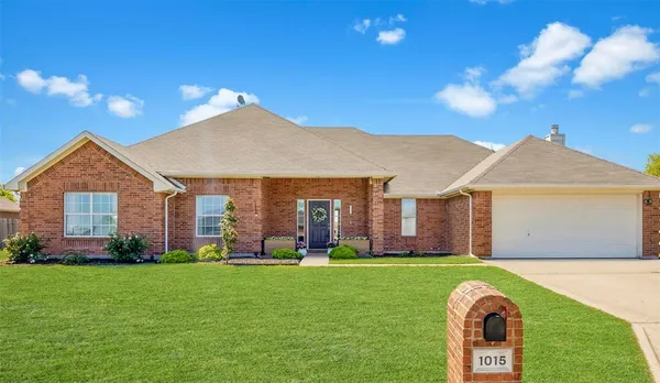 $400,000 | 1015 Meadow Hill Drive, Lavon, TX 75166