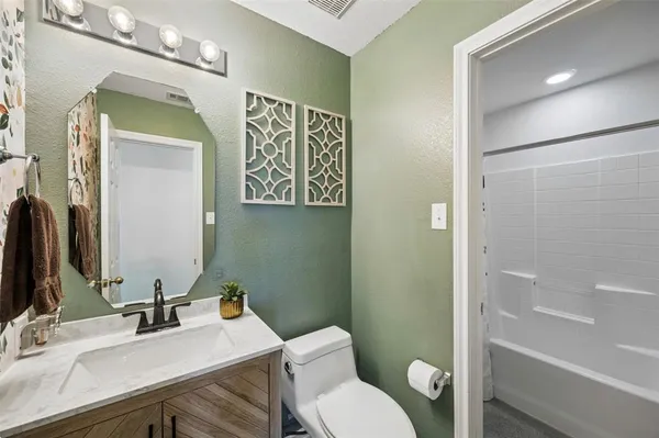 $400,000 | 1015 Meadow Hill Drive, Lavon, TX 75166