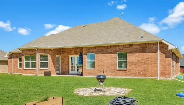 $400,000 | 1015 Meadow Hill Drive, Lavon, TX 75166