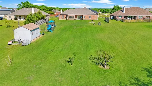 $400,000 | 1015 Meadow Hill Drive, Lavon, TX 75166