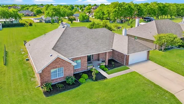 $400,000 | 1015 Meadow Hill Drive, Lavon, TX 75166