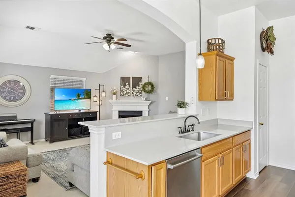 $400,000 | 1015 Meadow Hill Drive, Lavon, TX 75166