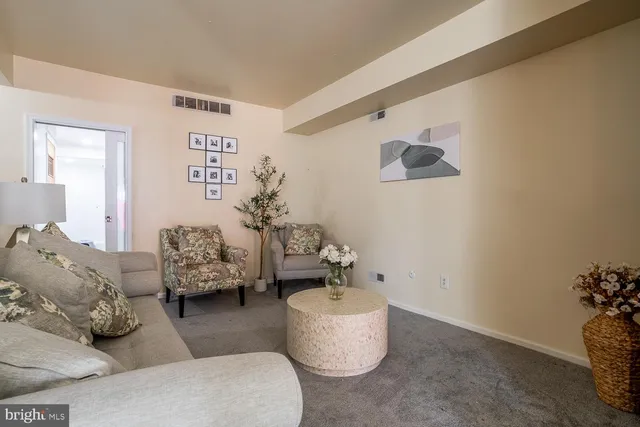 $2,750 | 8 Dickenson Drive, Sicklerville, NJ 08081