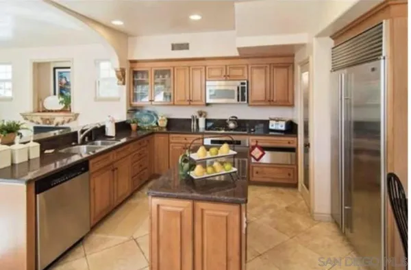 $9,900 | 460 Gravilla Street, La Jolla, CA 92037