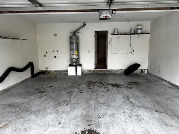 a view of empty room with window