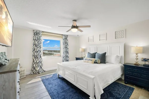 $2,999 | 420 64th Avenue, Unit 804, St. Petersburg, FL 33706