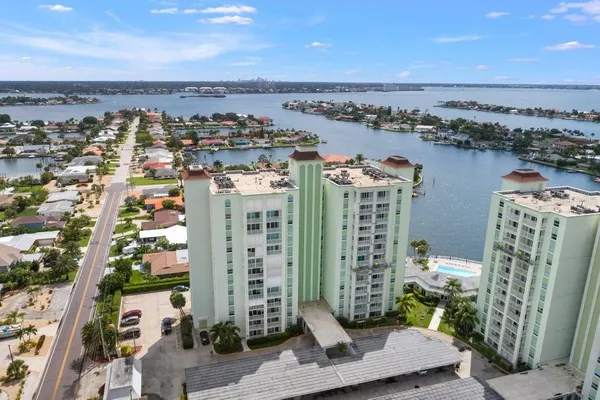 $2,999 | 420 64th Avenue, Unit 804, St. Petersburg, FL 33706