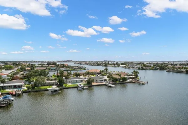 $2,999 | 420 64th Avenue, Unit 804, St. Petersburg, FL 33706