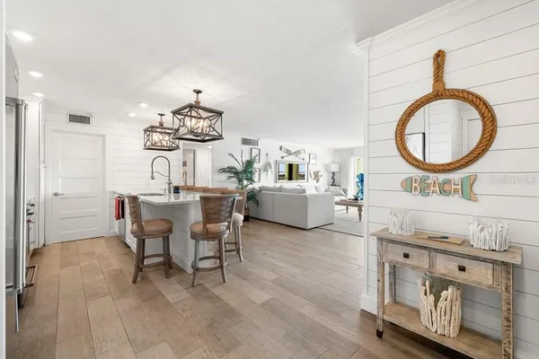 $2,999 | 420 64th Avenue, Unit 804, St. Petersburg, FL 33706