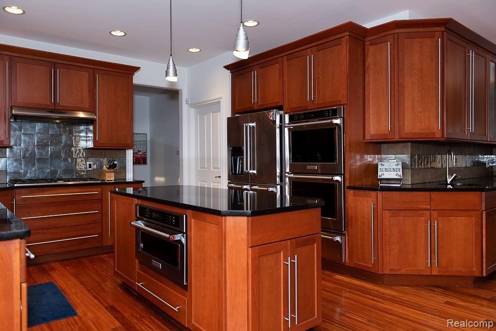 1422 Galena Rochester Hills, MI 48306 - Photo 3 of 47