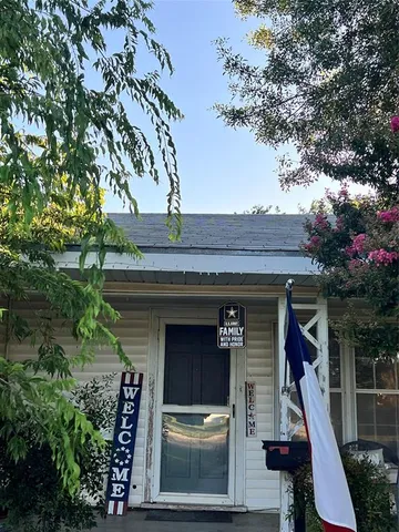 a view of house with outdoor space