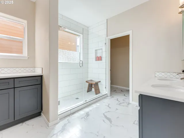 $675,000 | 5641 Southeast Chase Loop, Gresham, OR 97080