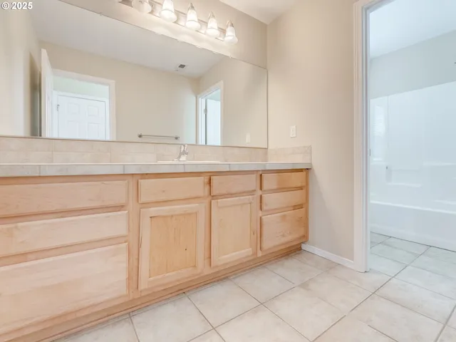 $675,000 | 5641 Southeast Chase Loop, Gresham, OR 97080