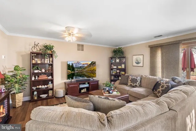 $495,000 | 17 Vintage Drive, East Windsor, NJ 08520