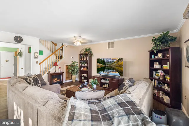 $495,000 | 17 Vintage Drive, East Windsor, NJ 08520