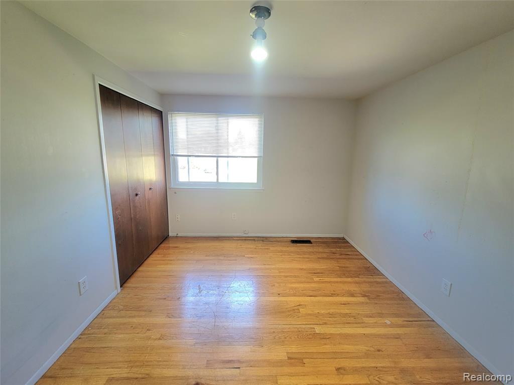 3458 Common Road Warren, MI 48092 - Photo 10 of 22