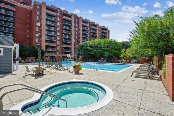 $398,000 | 2230 George C Marshall Drive, Unit 512, Falls Church, VA 22043