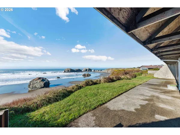 $1,595,000 | 1400 Beach Loop Drive Southwest, Bandon, OR 97411