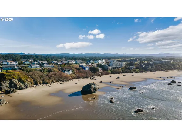 $1,595,000 | 1400 Beach Loop Drive Southwest, Bandon, OR 97411