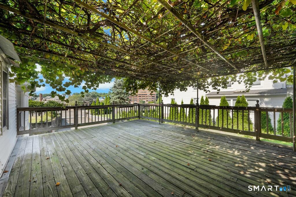 2743 Boston Post Road Darien, CT 06820 - Photo 20 of 27 Gallery Image 20