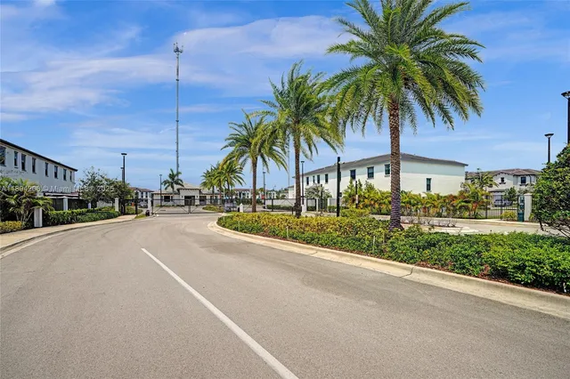 $510,000 | 411 Northwest 204th Street, Miami Gardens, FL 33169