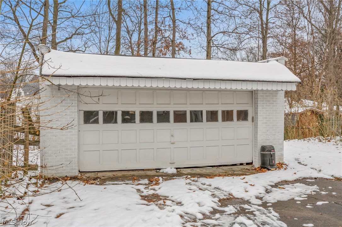 1104 Gordon Road Lyndhurst, OH 44124 - Photo 23 of 29