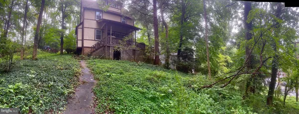 $500,000 | 911 Sligo Creek Parkway, Takoma Park, MD 20912