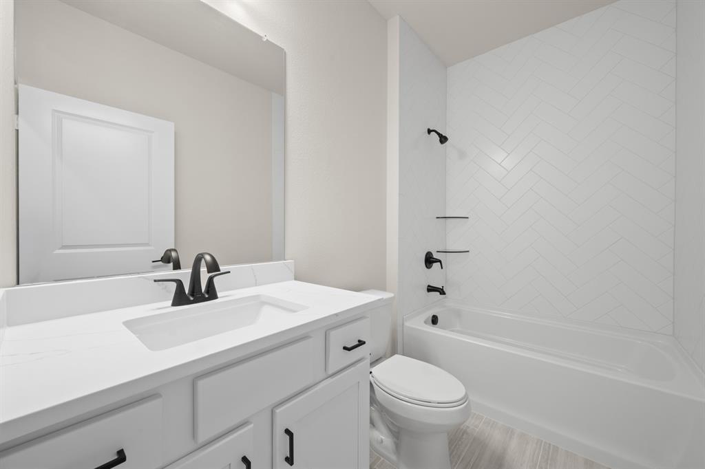 1124 Abigail Way Midlothian, TX 76065 - Photo 15 of 28 1124 Abigail- Bathroom-2