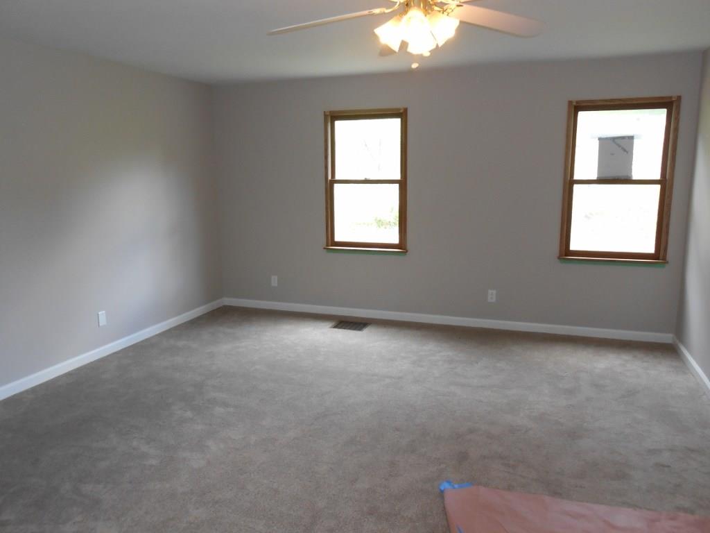 670 Moore Road Washington, PA 15301 - Photo 4 of 18 Gallery Image 4