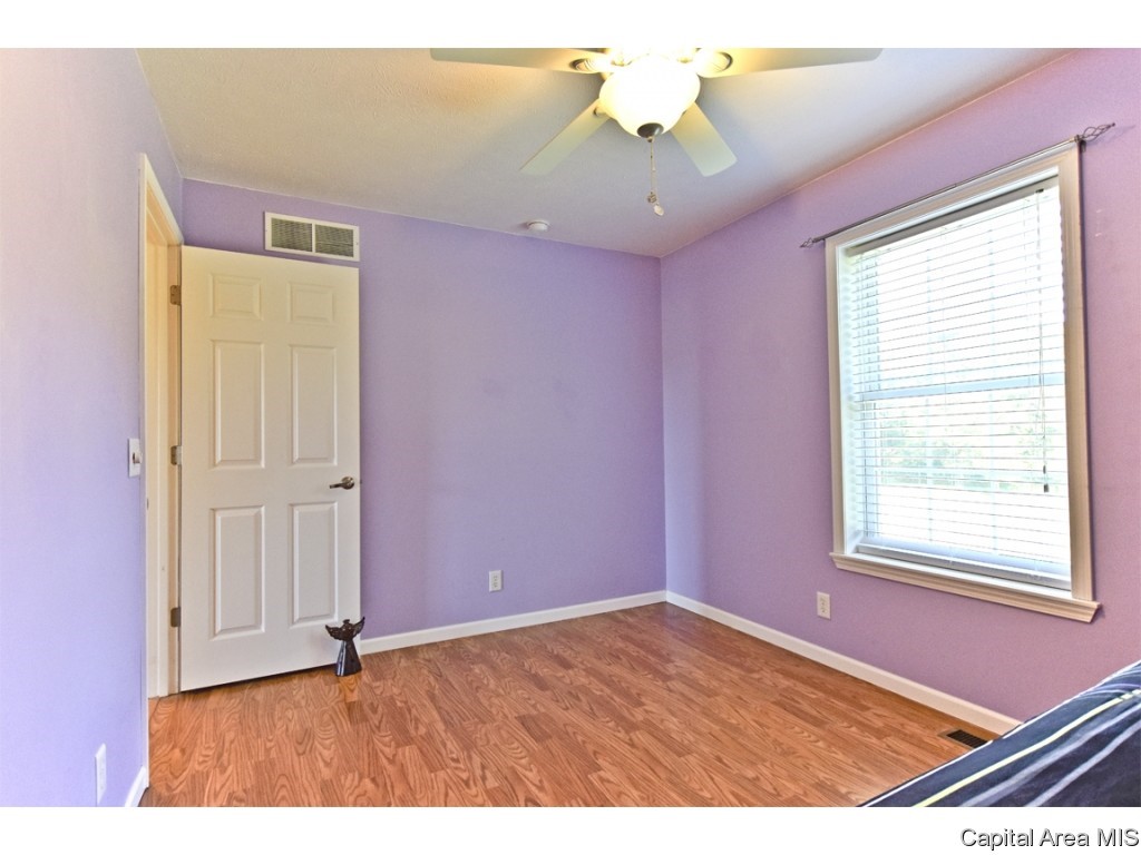 30982 Walk Road Girard, IL 62640 - Photo 23 of 34