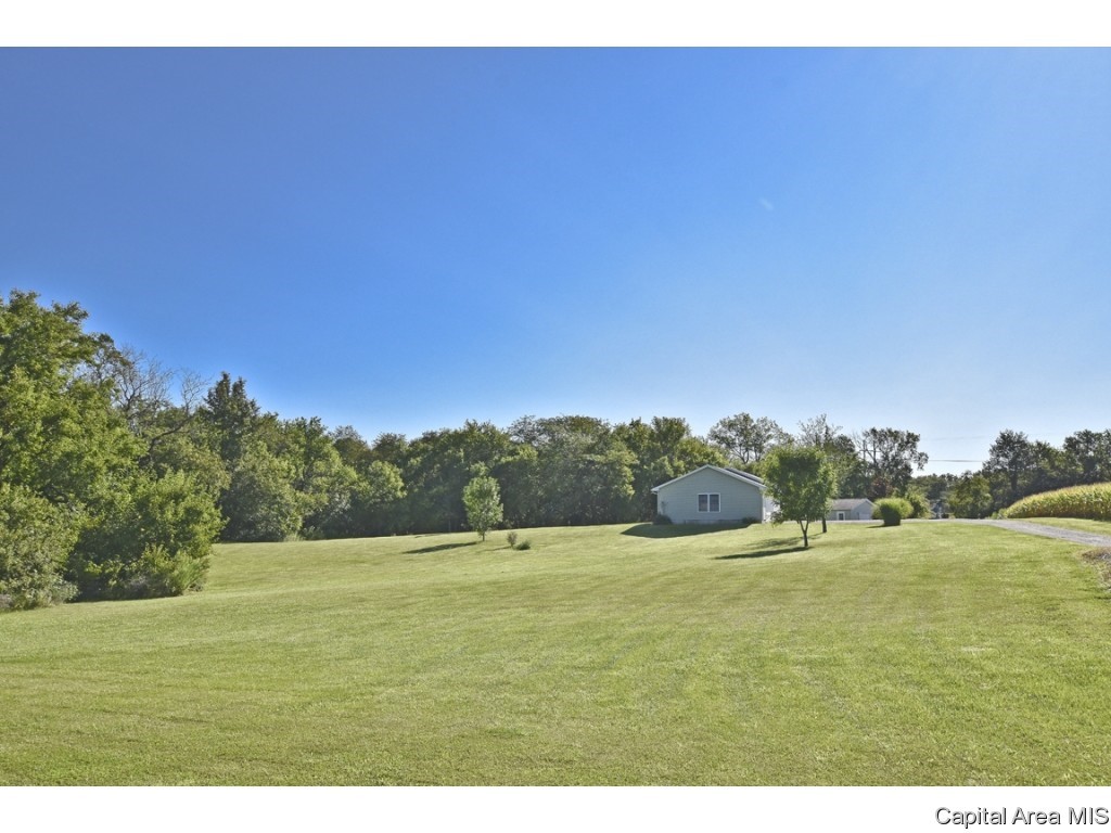 30982 Walk Road Girard, IL 62640 - Photo 31 of 34