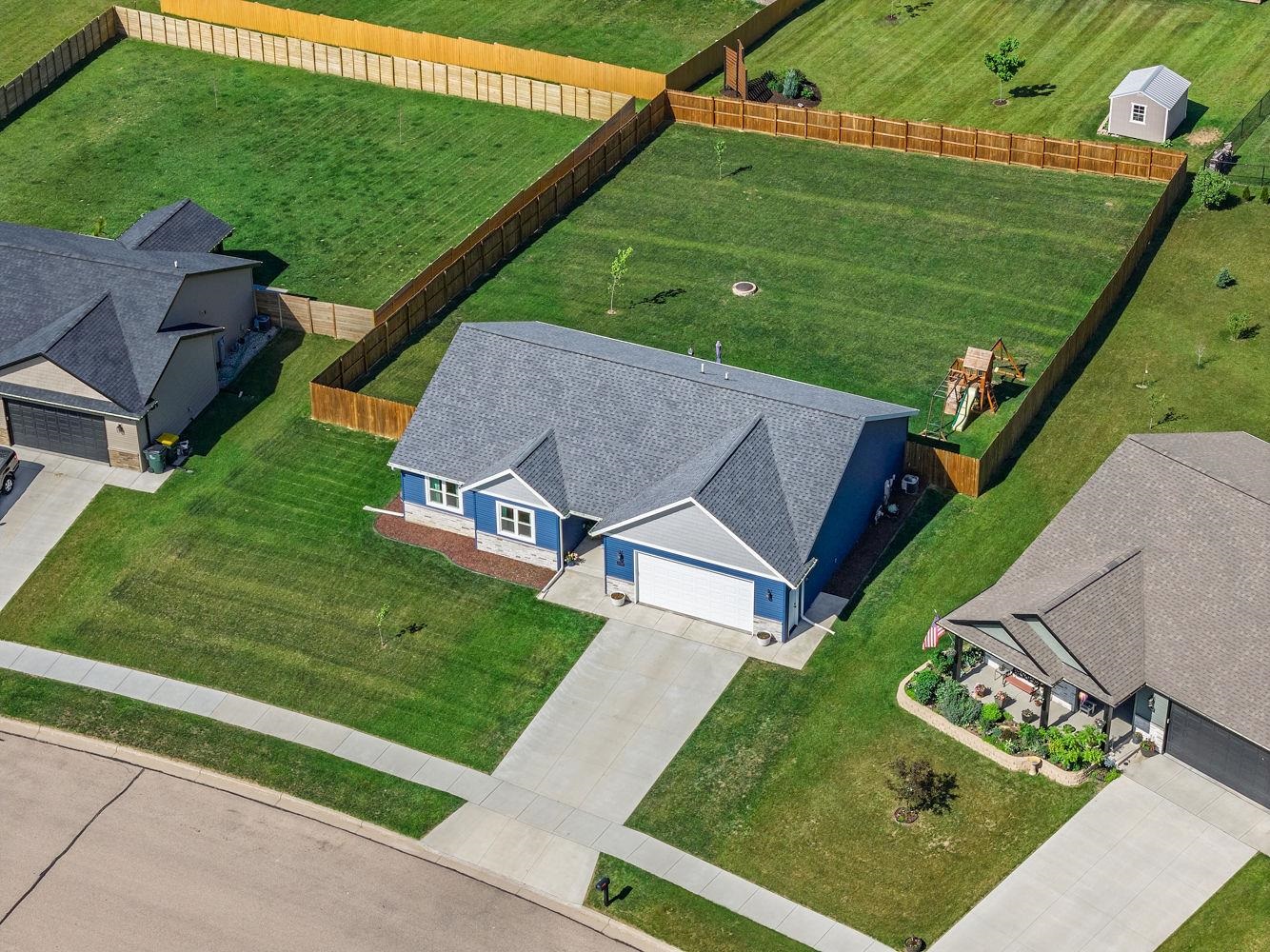 2055 Willow Run Reedsburg, WI 53959 - Photo 8 of 50