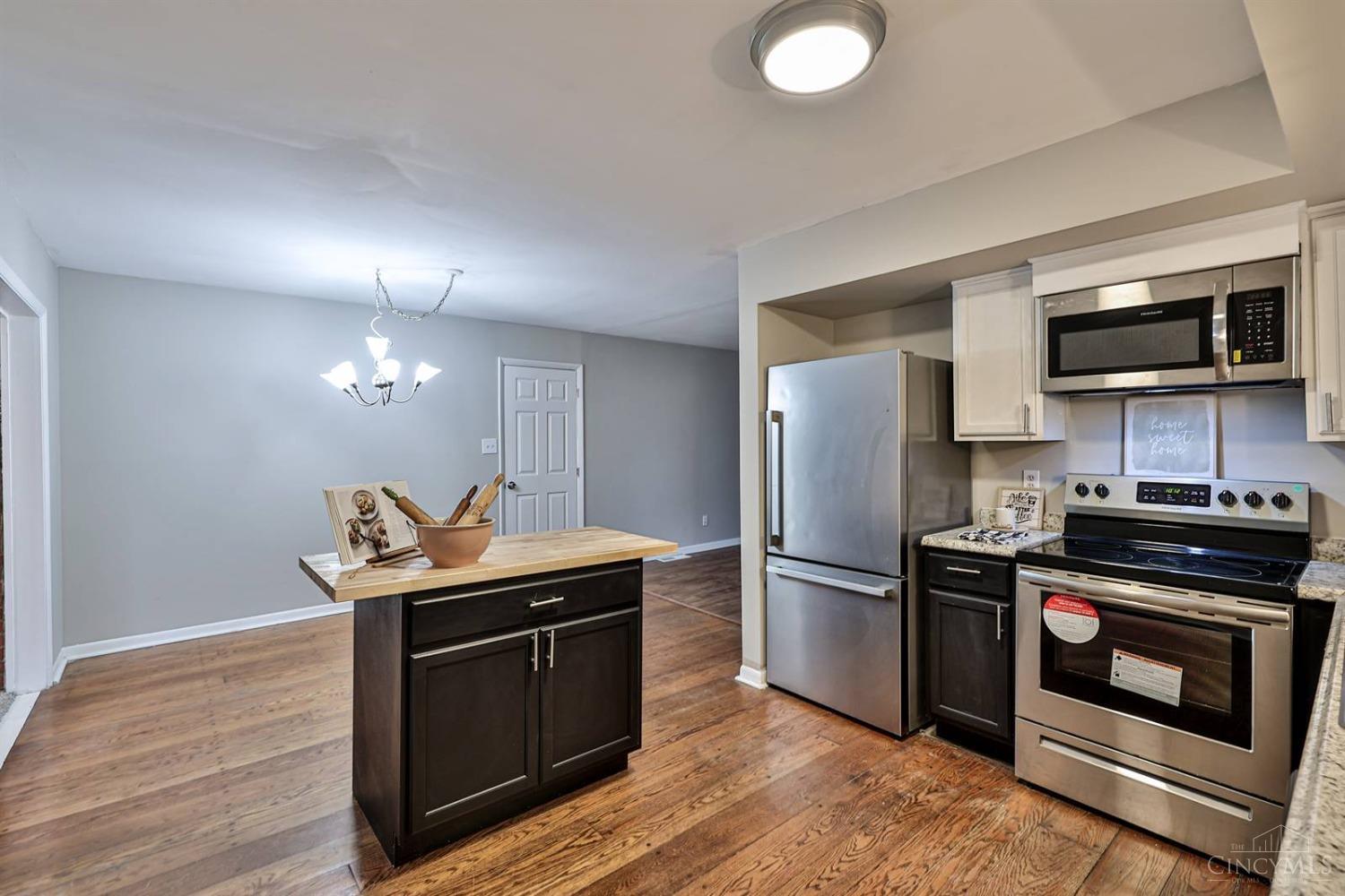8798 Wuest Road Cincinnati, OH 45251 - Photo 18 of 41 Gallery Image 18