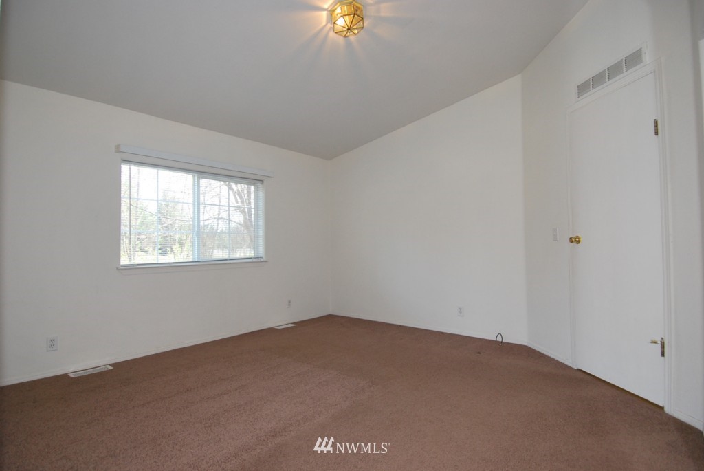 6860 Southeast Arcadia Road Shelton, WA 98584 - Photo 7 of 14 Gallery Image 7